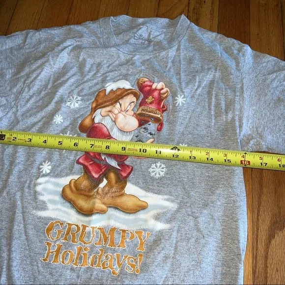 88 Grumpy Holidays T-shirt - Picture 4 of 7